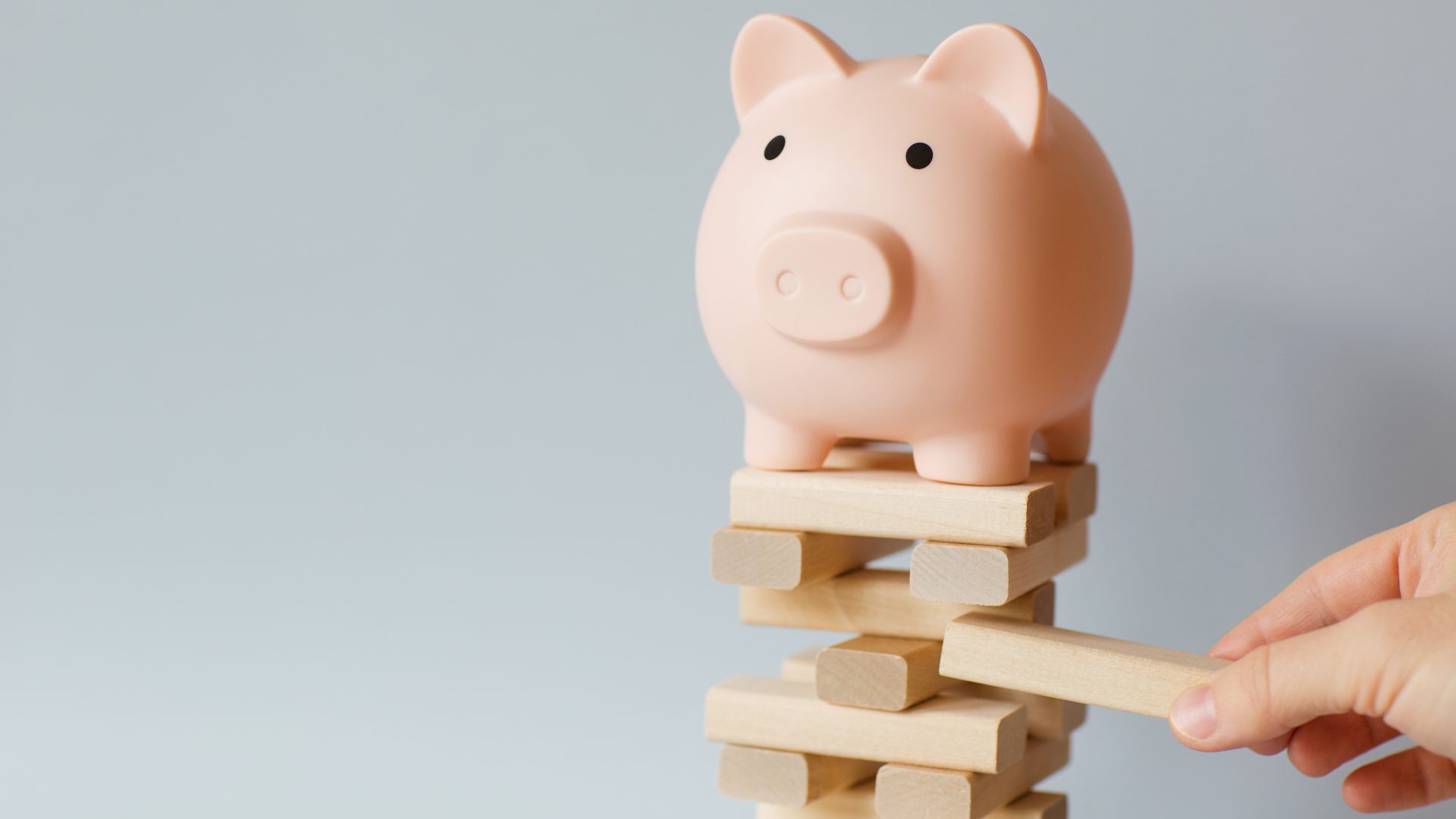 7 HR strategies for a recession | UNLEASH